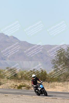 media/Dec-01-2025-Moto Forza (Mon) [[2daa91e15f]]/3-Beginner Group/Session 3 (Turn 3)/